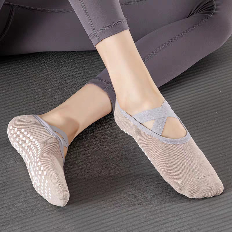 Professional Women Yoga Sock S - Pilates & Yoga Reversible Mockneck Sweatshirt ulasan dan harga